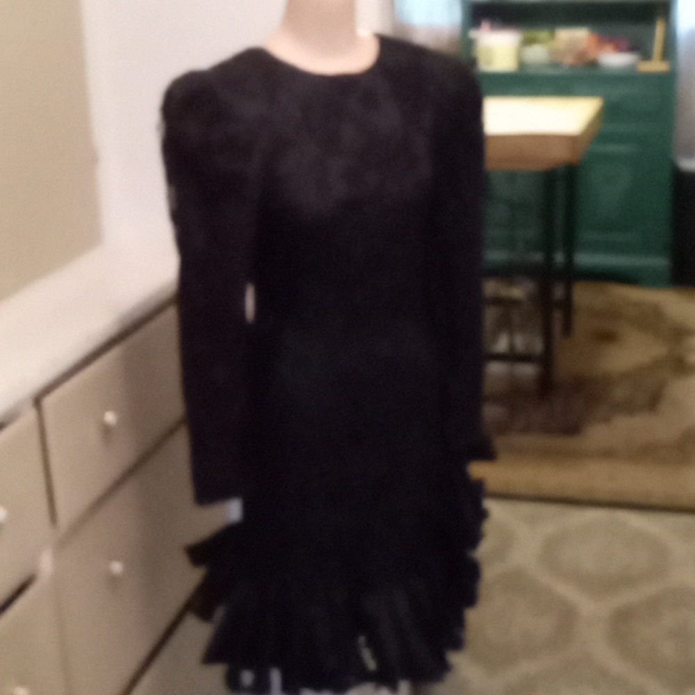 Betsy And Adam Tango Ruffled lace New Years Eve Dress Sz.7